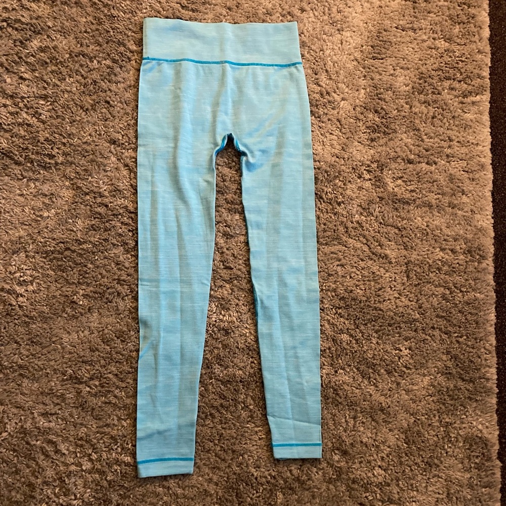 Seamless workout leggings. Never worn